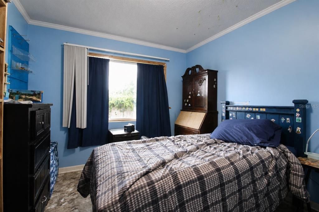 For Sale: $249,900 (4 beds, 2 baths, 2112 Square Feet)