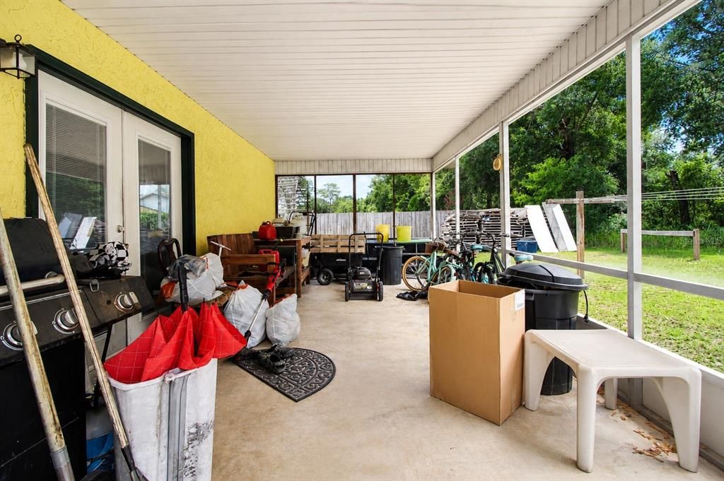 For Sale: $249,900 (4 beds, 2 baths, 2112 Square Feet)