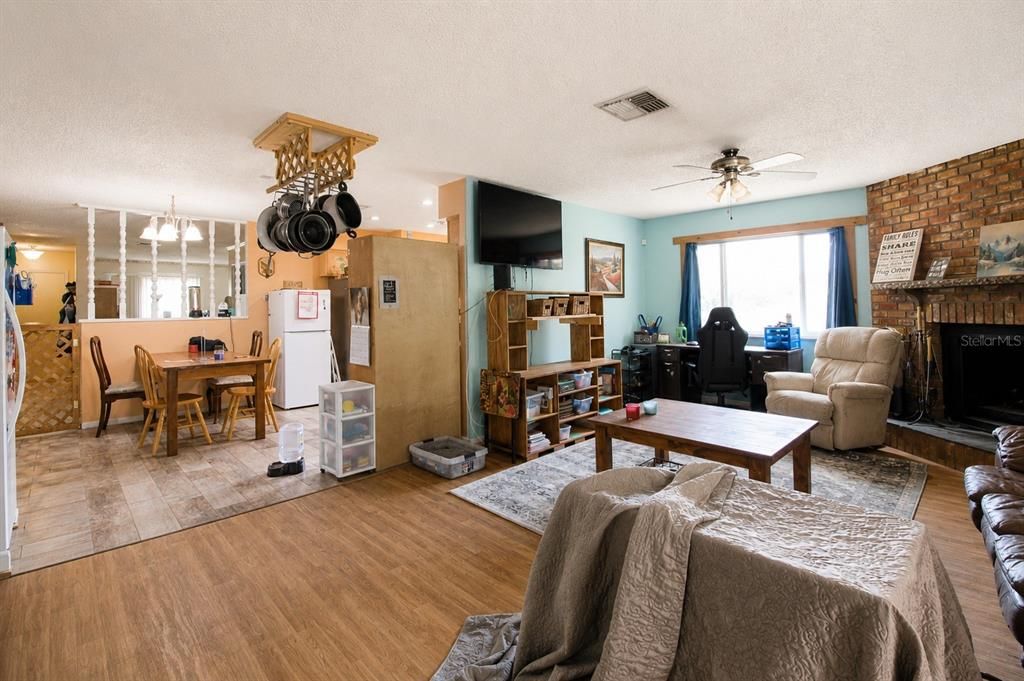For Sale: $249,900 (4 beds, 2 baths, 2112 Square Feet)