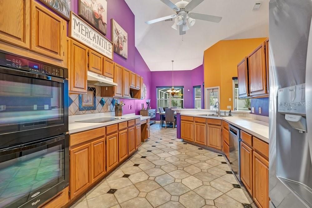 For Sale: $559,900 (4 beds, 3 baths, 2509 Square Feet)