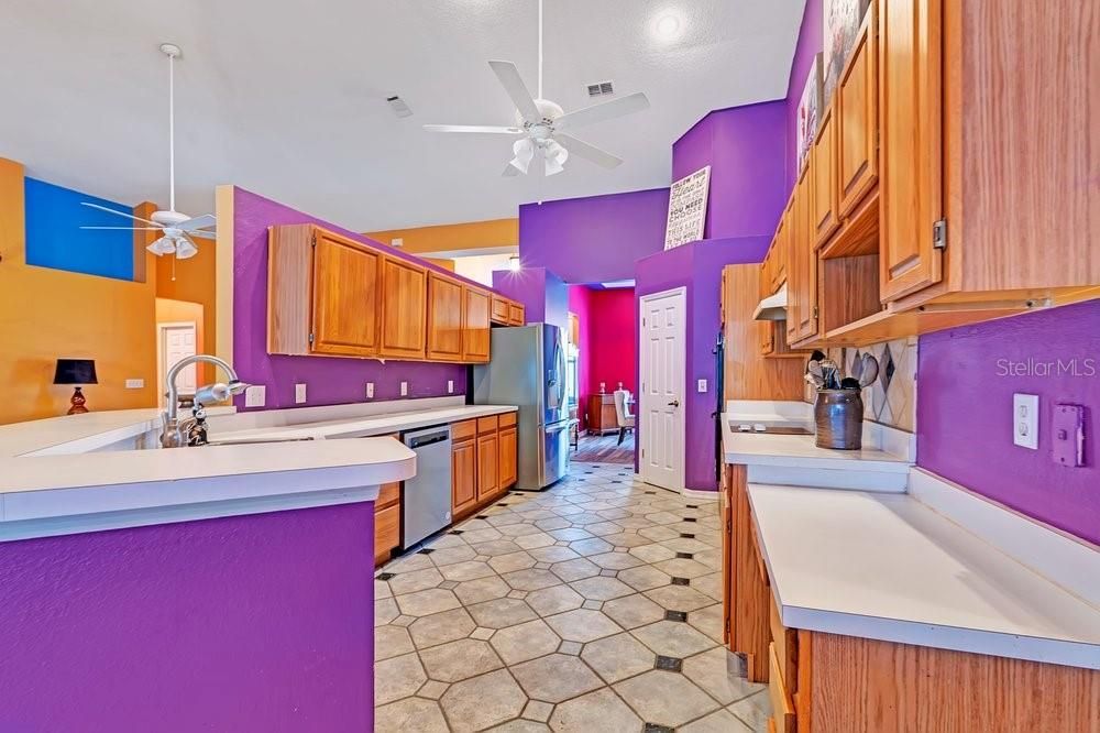 For Sale: $559,900 (4 beds, 3 baths, 2509 Square Feet)