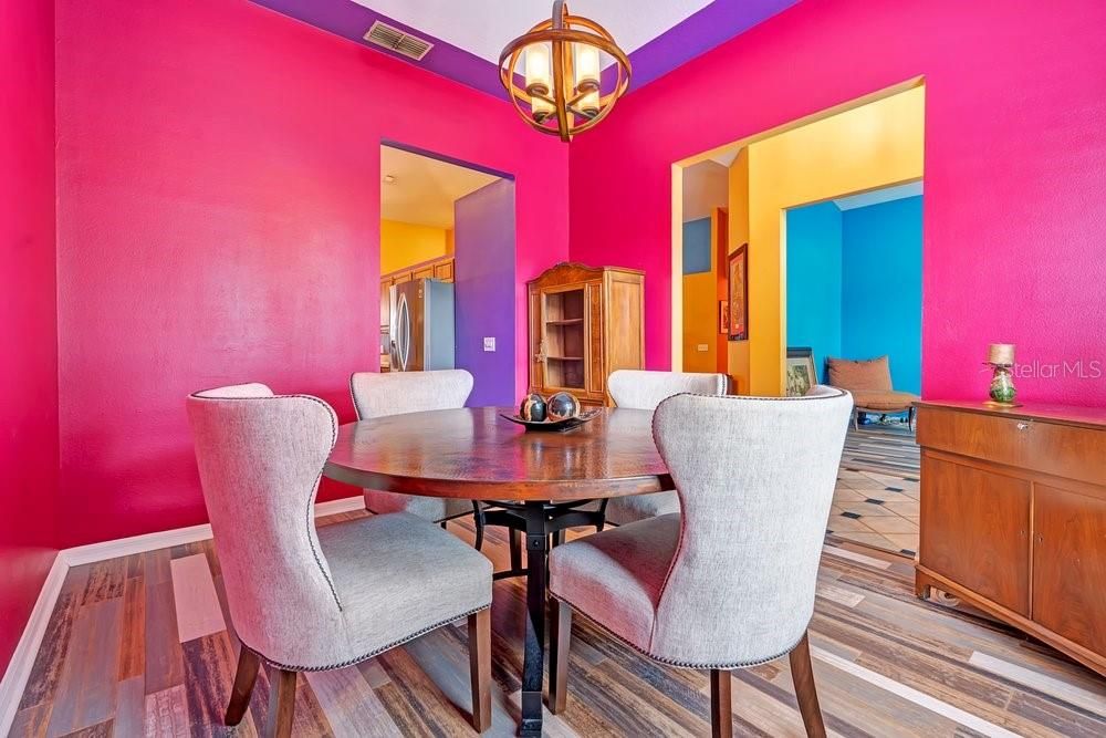 For Sale: $559,900 (4 beds, 3 baths, 2509 Square Feet)