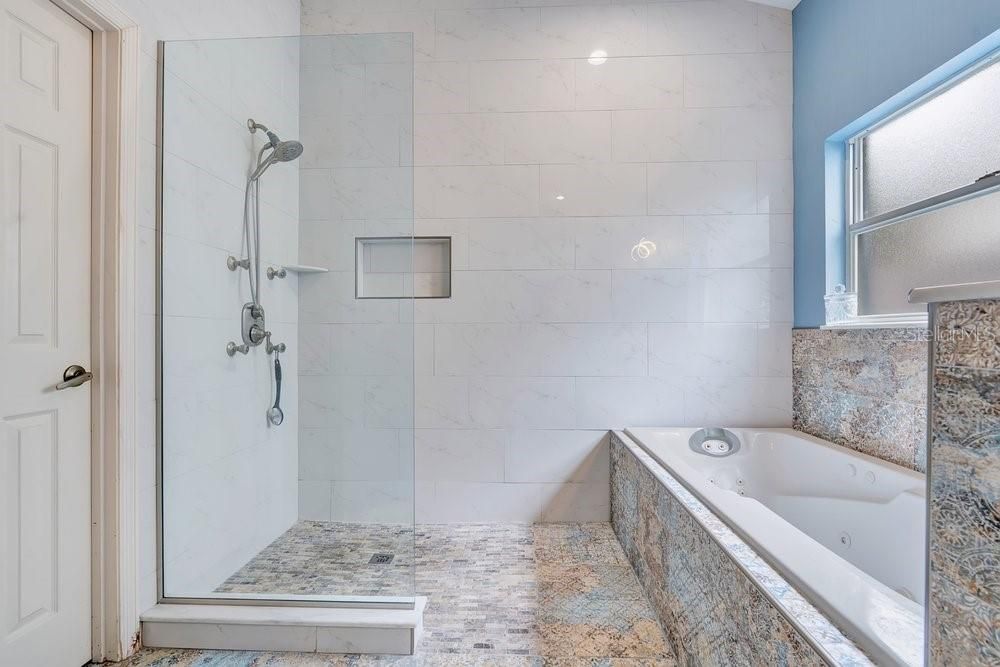 For Sale: $559,900 (4 beds, 3 baths, 2509 Square Feet)