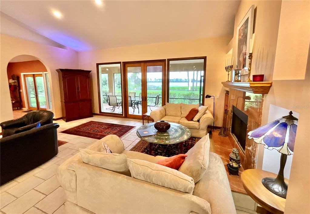 En Venta: $1,429,000 (5 camas, 4 baños, 3502 Pies cuadrados)