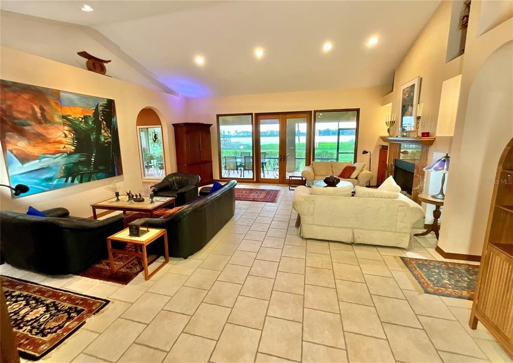 En Venta: $1,429,000 (5 camas, 4 baños, 3502 Pies cuadrados)