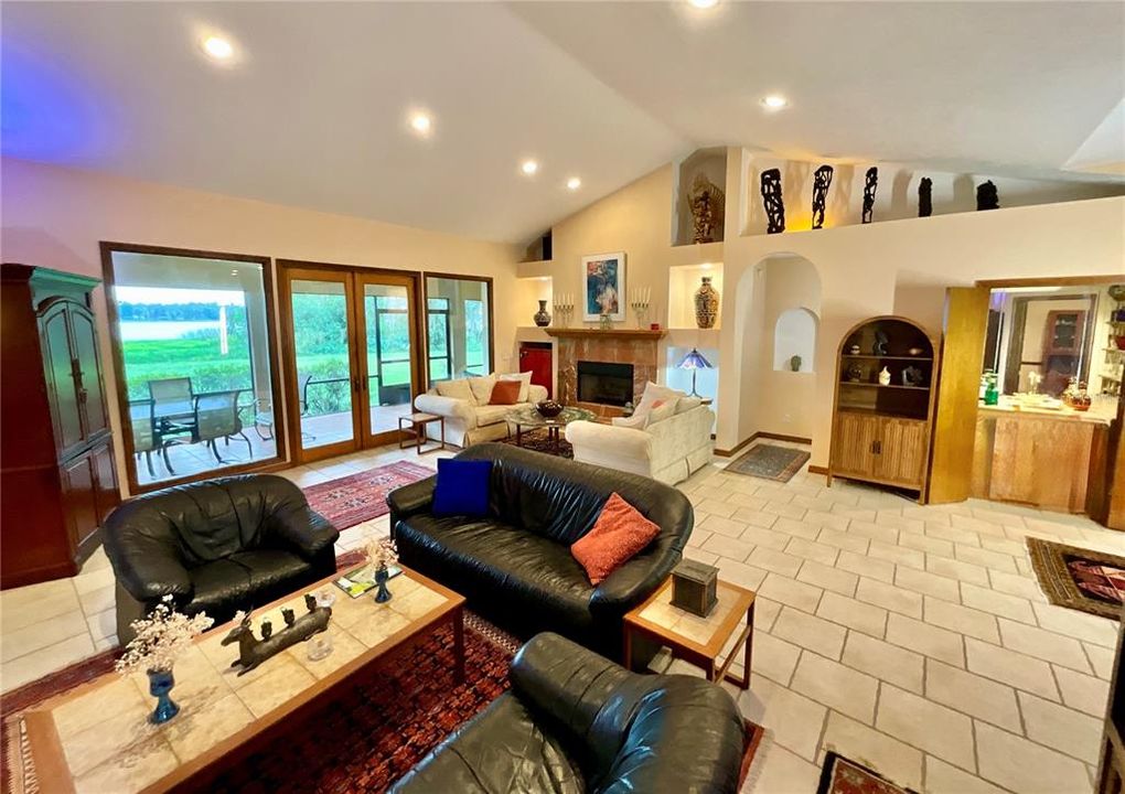 En Venta: $1,429,000 (5 camas, 4 baños, 3502 Pies cuadrados)