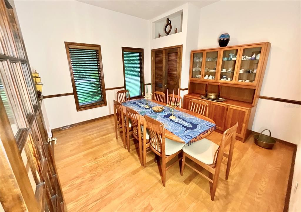 En Venta: $1,429,000 (5 camas, 4 baños, 3502 Pies cuadrados)
