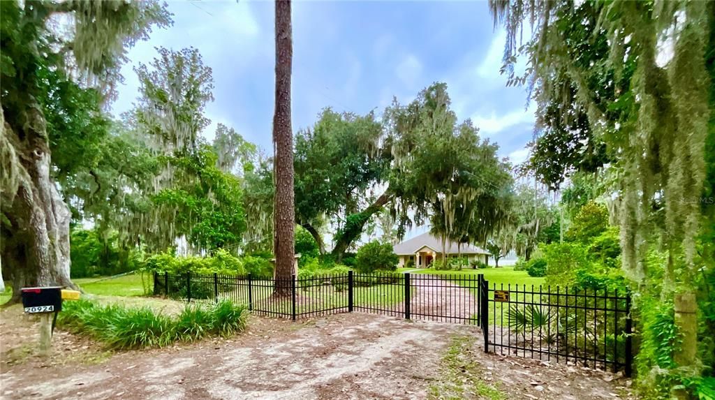 En Venta: $1,429,000 (5 camas, 4 baños, 3502 Pies cuadrados)