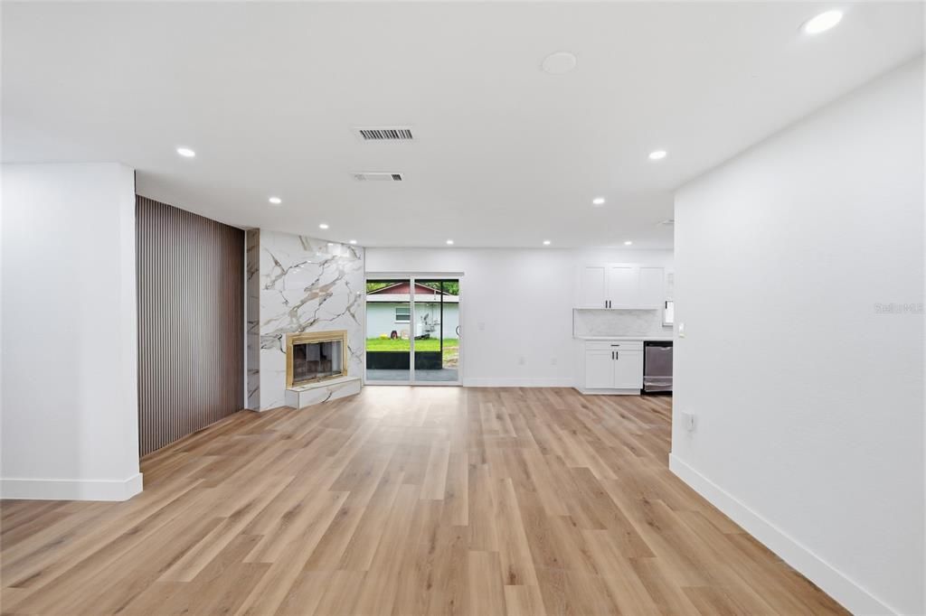 На продажу: $339,900 (4 спален, 3 ванн, 1488 Квадратных фут)