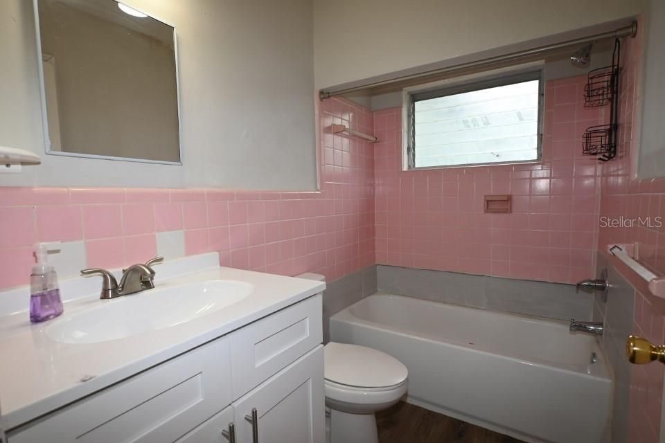 В аренду: $1,700 (3 спален, 2 ванн, 1300 Квадратных фут)