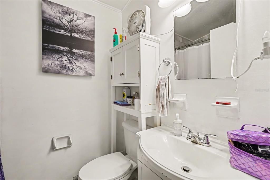 На продажу: $199,000 (3 спален, 1 ванн, 836 Квадратных фут)