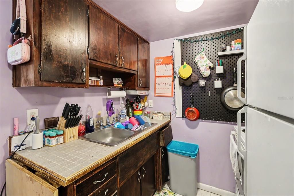 На продажу: $199,000 (3 спален, 1 ванн, 836 Квадратных фут)