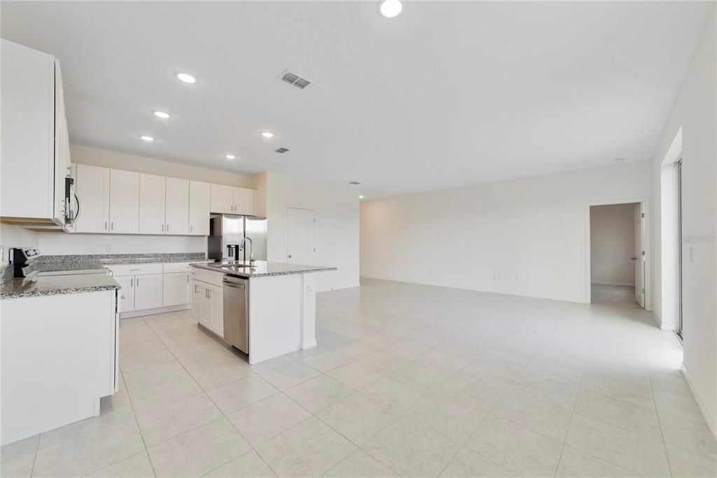 En Venta: $269,000 (4 camas, 2 baños, 1830 Pies cuadrados)