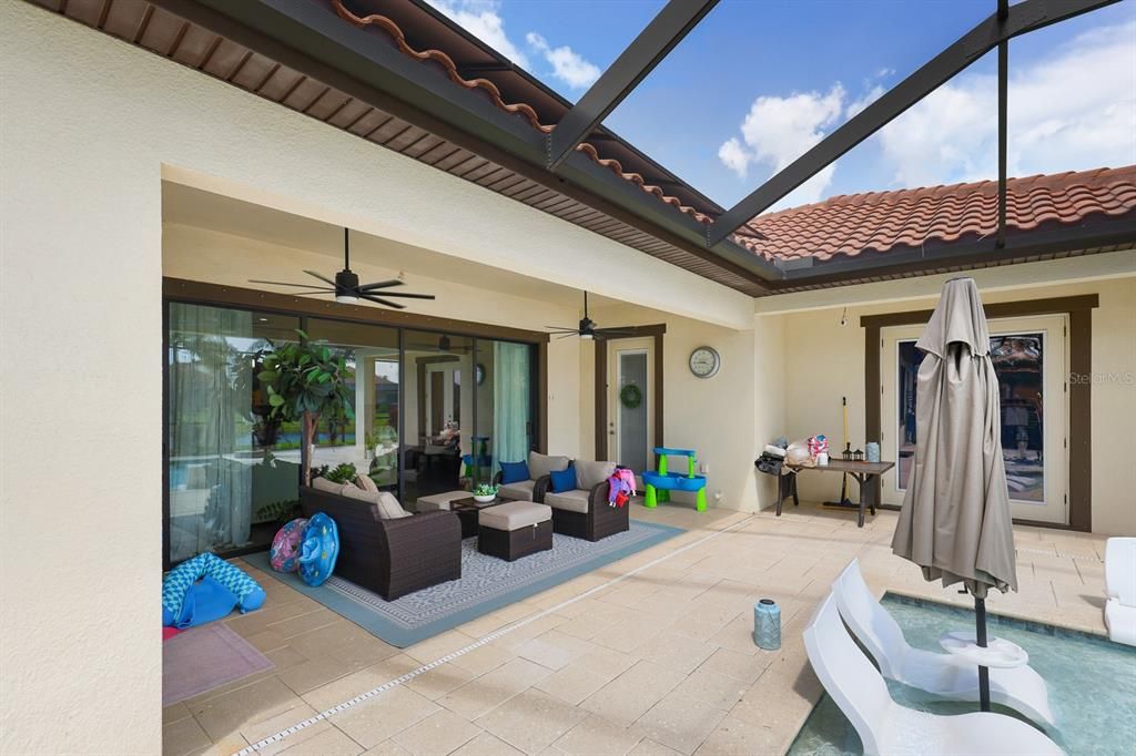 En Renta: $4,450 (5 camas, 4 baños, 3976 Pies cuadrados)