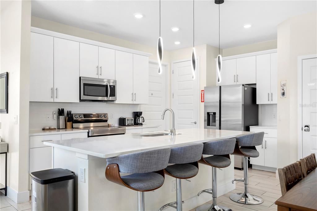 For Sale: $425,000 (3 beds, 2 baths, 1659 Square Feet)