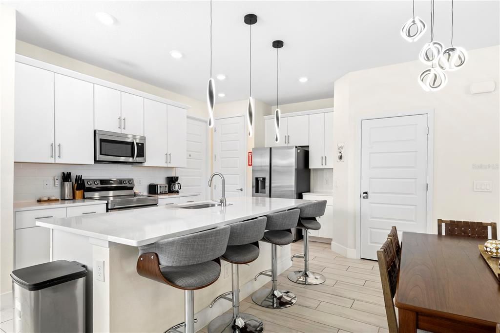 For Sale: $425,000 (3 beds, 2 baths, 1659 Square Feet)