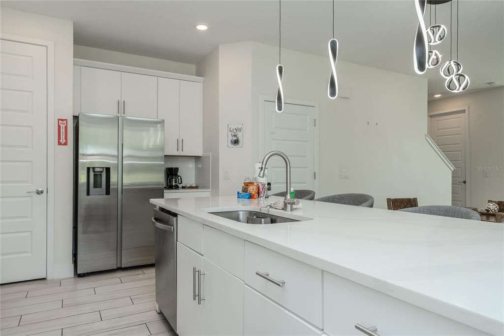 For Sale: $425,000 (3 beds, 2 baths, 1659 Square Feet)