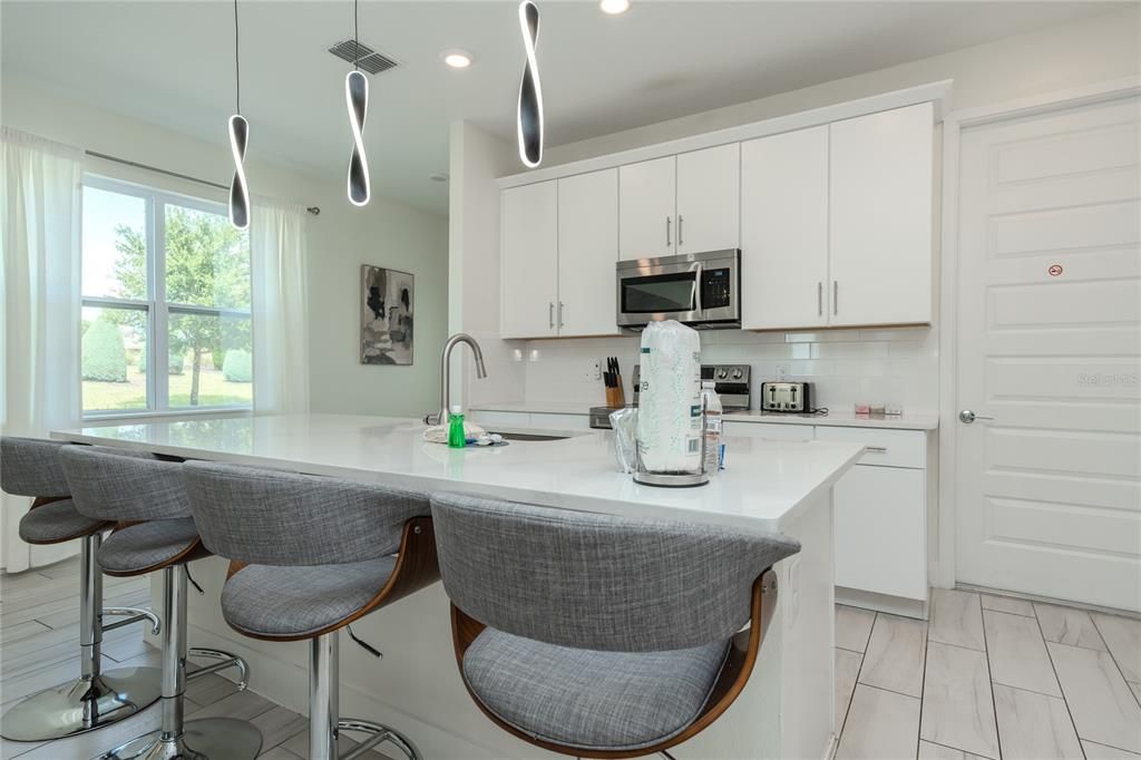 For Sale: $425,000 (3 beds, 2 baths, 1659 Square Feet)