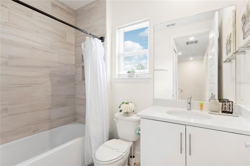 For Sale: $425,000 (3 beds, 2 baths, 1659 Square Feet)