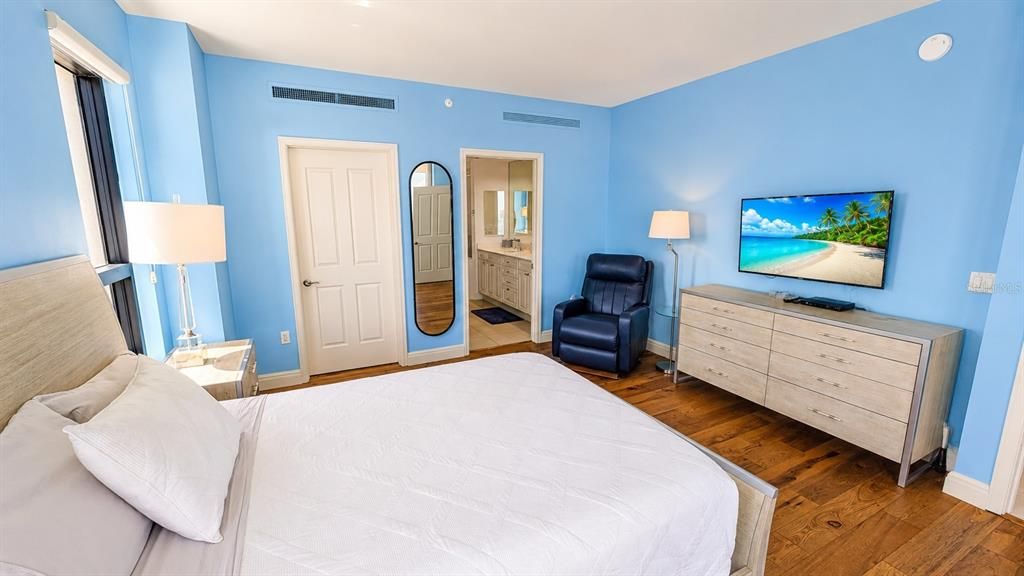 For Rent: $7,500 (2 beds, 2 baths, 1595 Square Feet)
