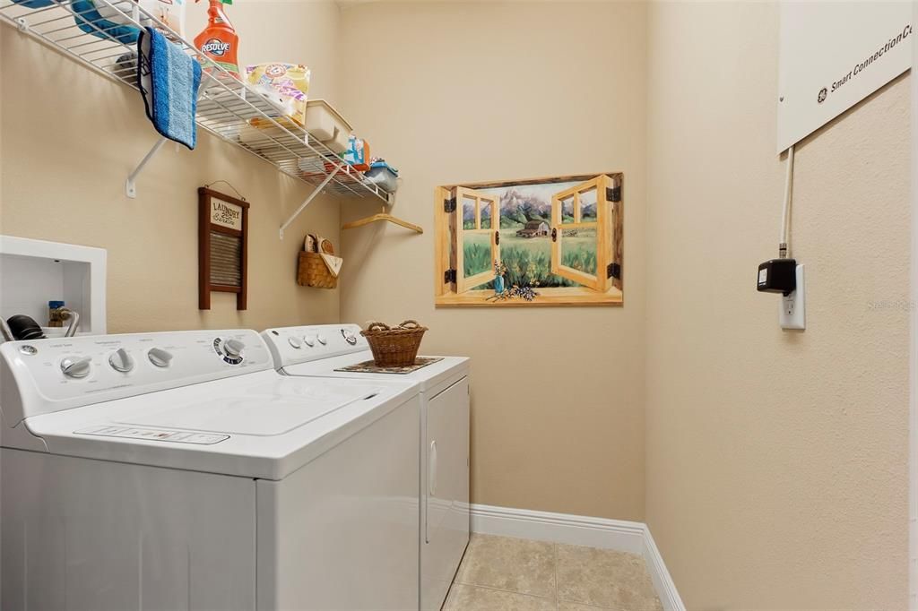 Activo con contrato: $448,000 (3 camas, 2 baños, 2129 Pies cuadrados)