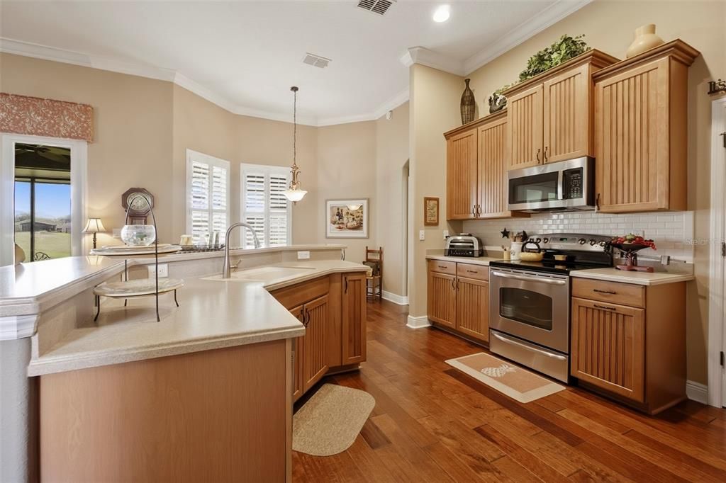 Activo con contrato: $448,000 (3 camas, 2 baños, 2129 Pies cuadrados)