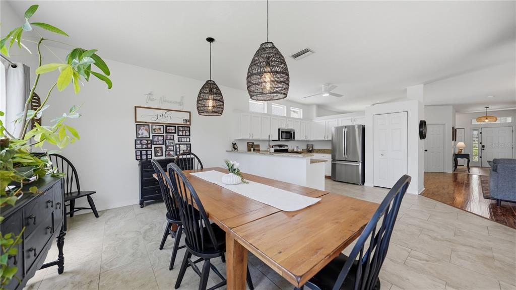 En Venta: $549,000 (3 camas, 2 baños, 1823 Pies cuadrados)