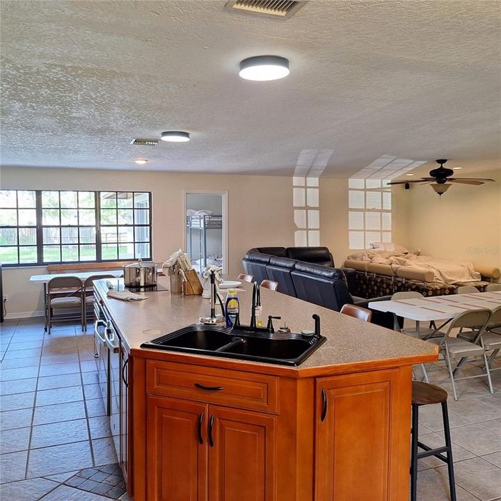 Activo con contrato: $475,000 (3 camas, 2 baños, 1755 Pies cuadrados)