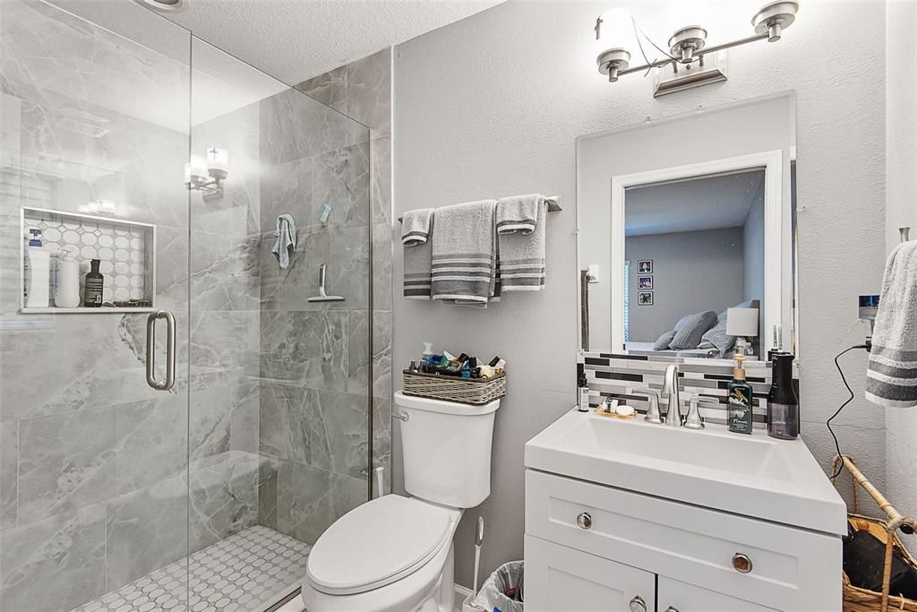 En Venta: $519,900 (6 camas, 0 baños, 2484 Pies cuadrados)