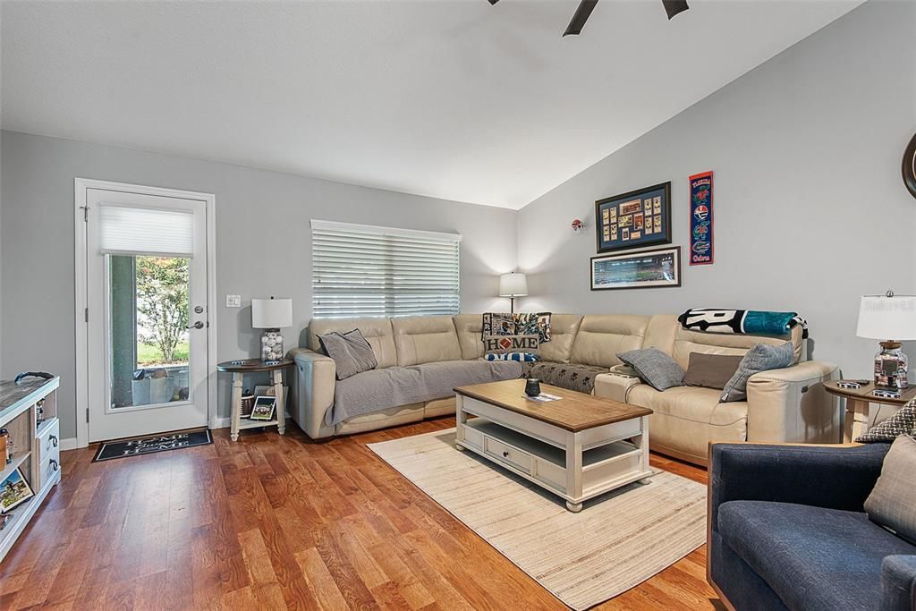En Venta: $519,900 (6 camas, 0 baños, 2484 Pies cuadrados)