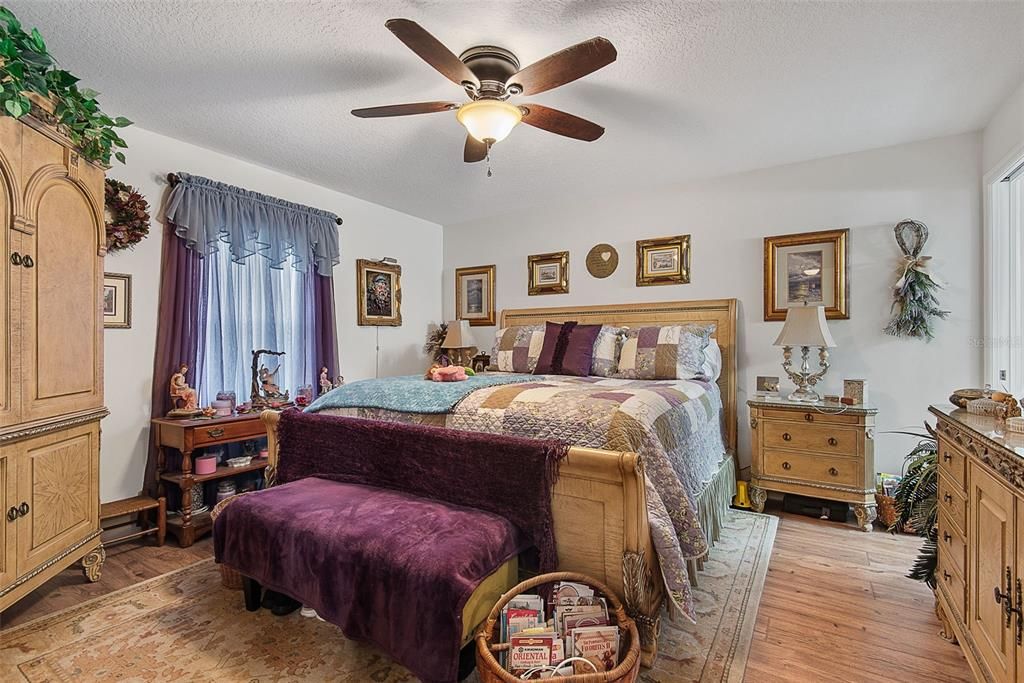 En Venta: $519,900 (6 camas, 0 baños, 2484 Pies cuadrados)