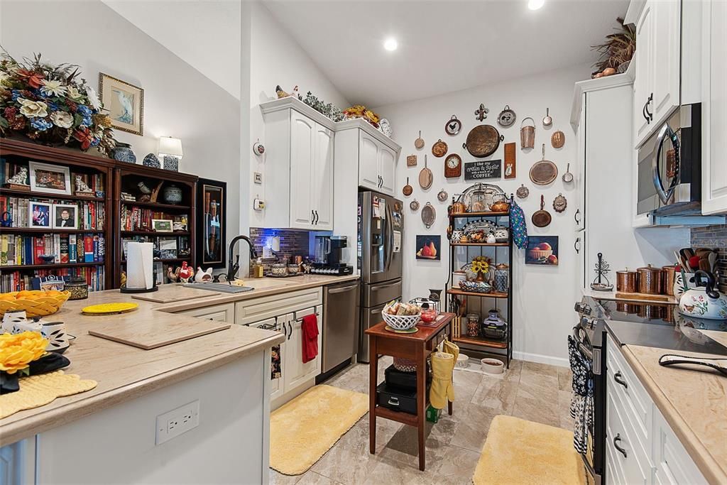 En Venta: $519,900 (6 camas, 0 baños, 2484 Pies cuadrados)