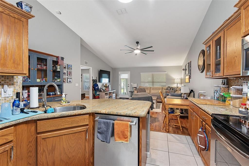En Venta: $519,900 (6 camas, 0 baños, 2484 Pies cuadrados)