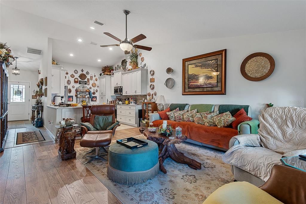 En Venta: $519,900 (6 camas, 0 baños, 2484 Pies cuadrados)