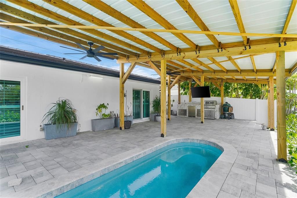 En Renta: $6,500 (4 camas, 2 baños, 1984 Pies cuadrados)