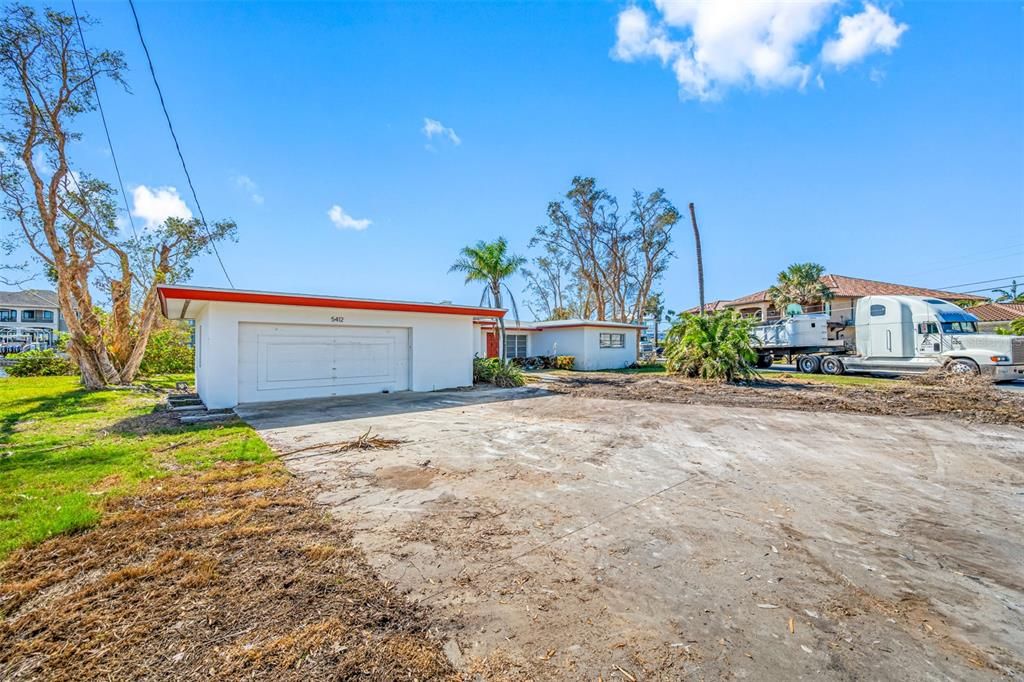 En Venta: $1,299,000 (3 camas, 2 baños, 2224 Pies cuadrados)