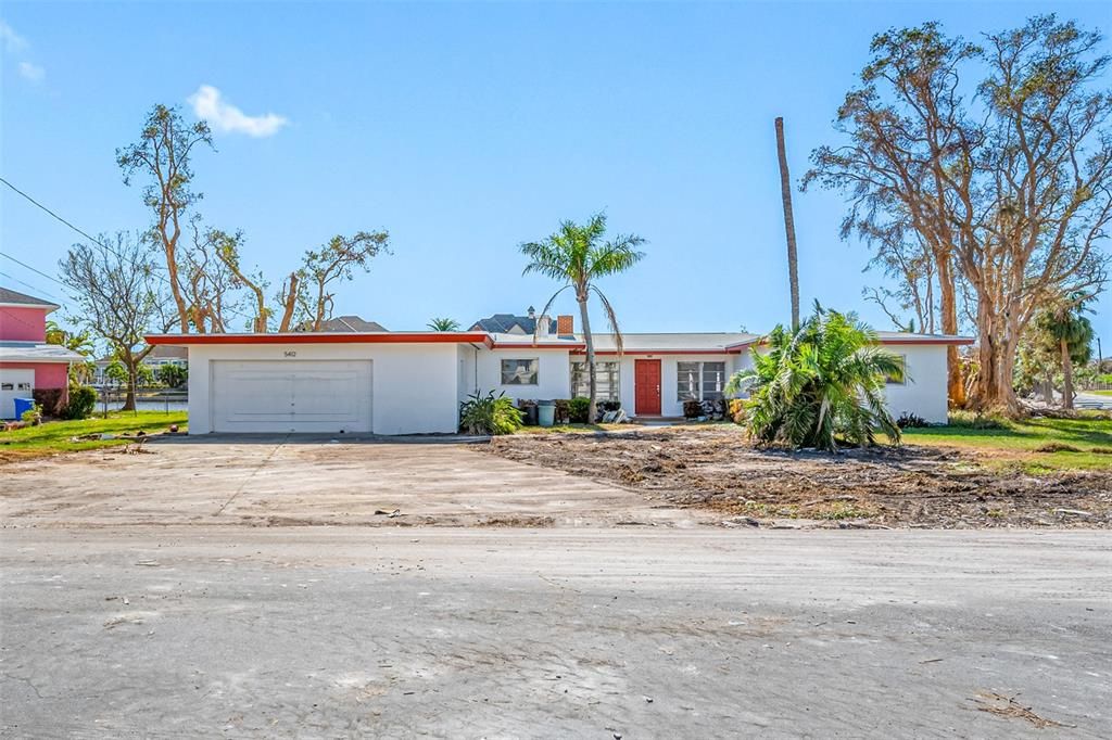 En Venta: $1,299,000 (3 camas, 2 baños, 2224 Pies cuadrados)