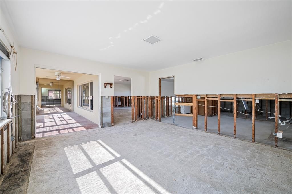En Venta: $1,299,000 (3 camas, 2 baños, 2224 Pies cuadrados)