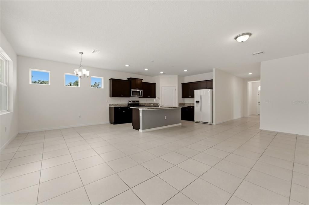 В аренду: $2,995 (4 спален, 2 ванн, 2047 Квадратных фут)
