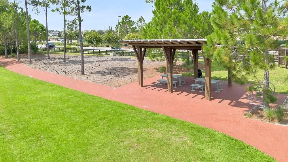 En Venta: $925,000 (5 camas, 4 baños, 3002 Pies cuadrados)