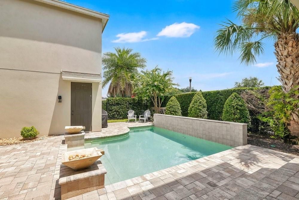 En Venta: $925,000 (5 camas, 4 baños, 3002 Pies cuadrados)