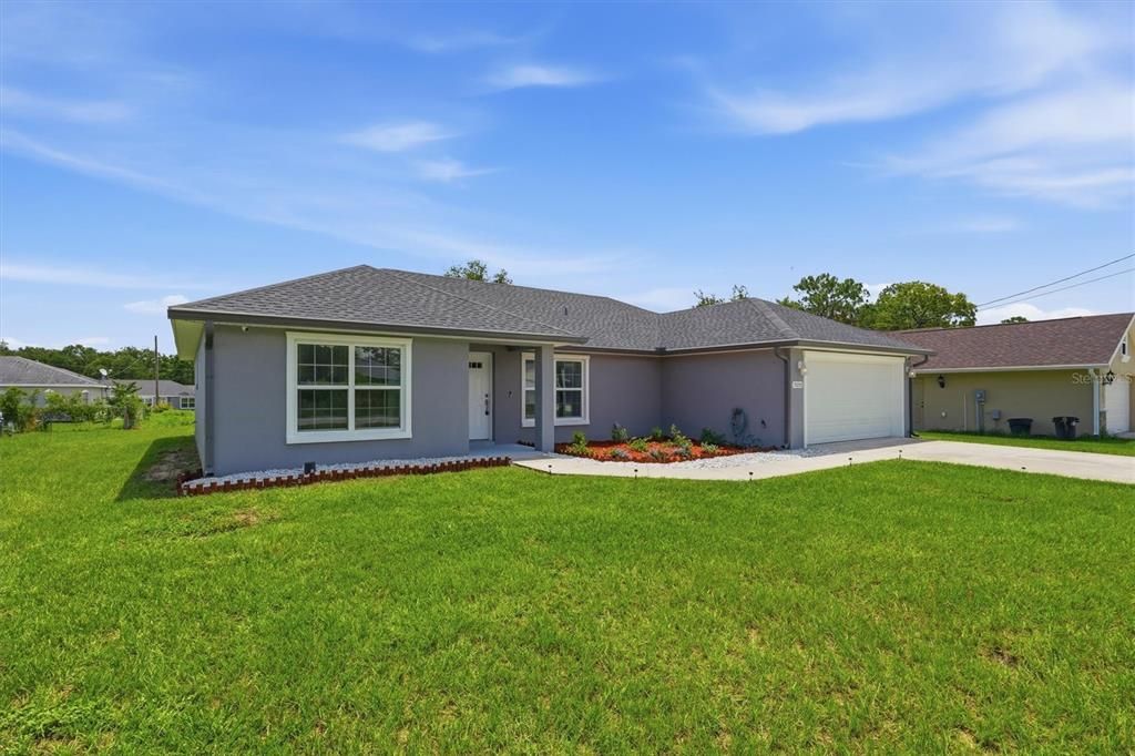 For Sale: $325,000 (3 beds, 2 baths, 1577 Square Feet)