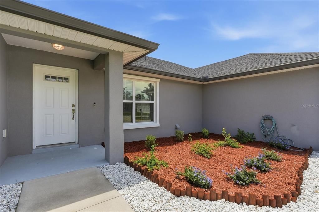 For Sale: $325,000 (3 beds, 2 baths, 1577 Square Feet)