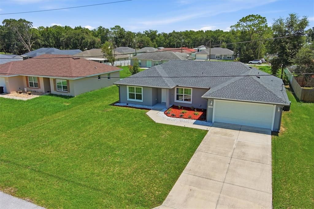 For Sale: $325,000 (3 beds, 2 baths, 1577 Square Feet)