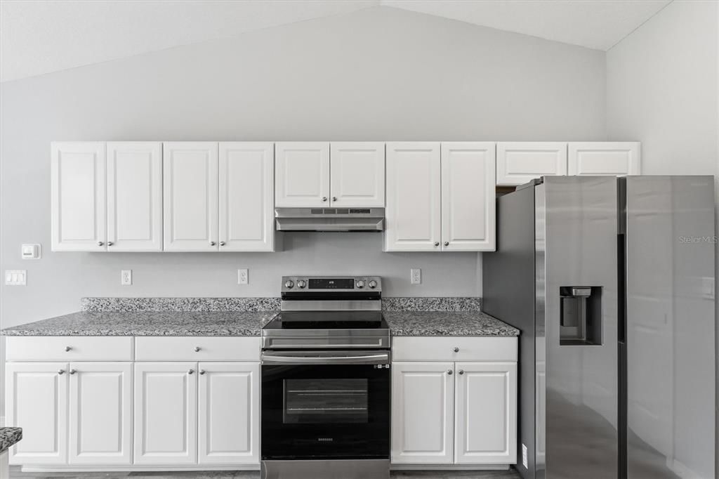 For Sale: $325,000 (3 beds, 2 baths, 1577 Square Feet)