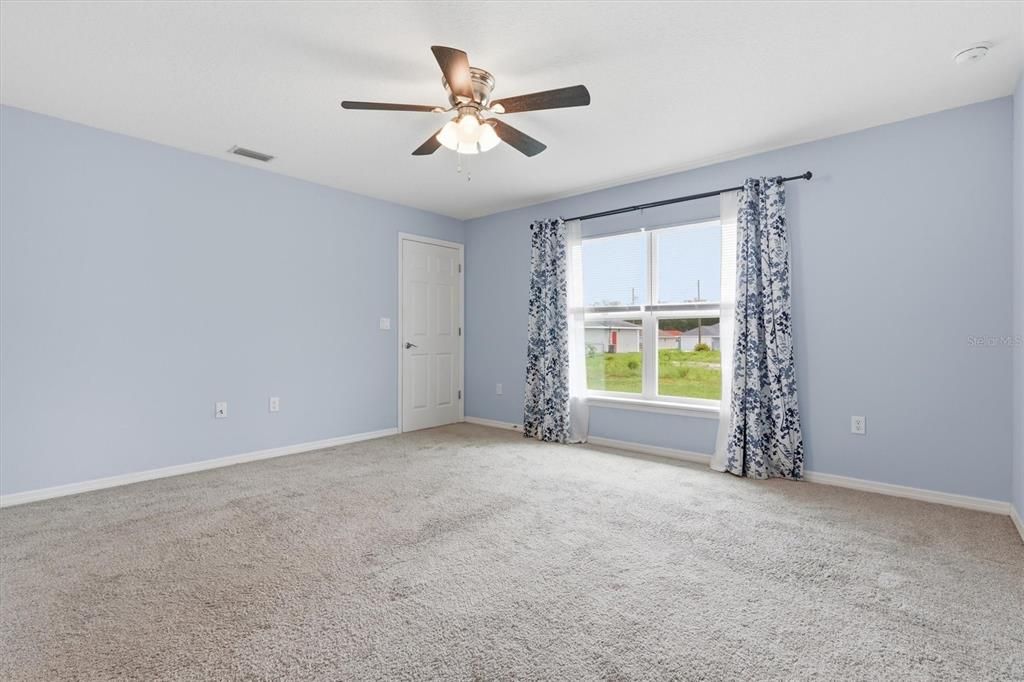 For Sale: $325,000 (3 beds, 2 baths, 1577 Square Feet)