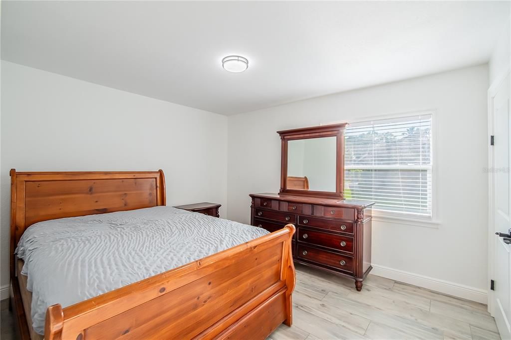 Activo con contrato: $375,000 (3 camas, 2 baños, 1440 Pies cuadrados)