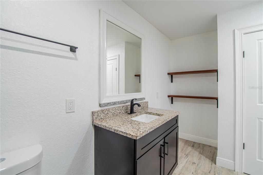 Activo con contrato: $375,000 (3 camas, 2 baños, 1440 Pies cuadrados)