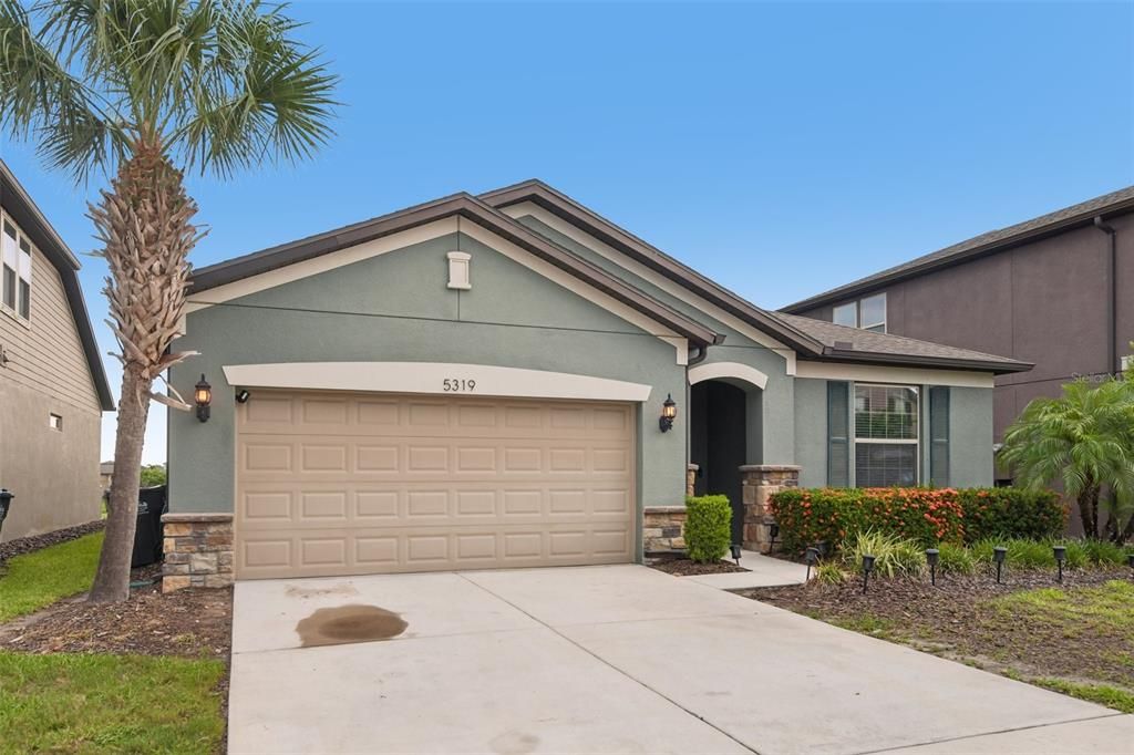 For Sale: $375,000 (4 beds, 2 baths, 2144 Square Feet)