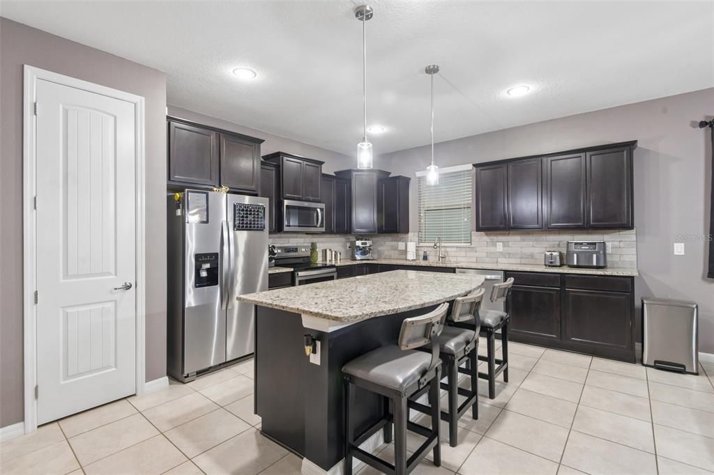For Sale: $375,000 (4 beds, 2 baths, 2144 Square Feet)
